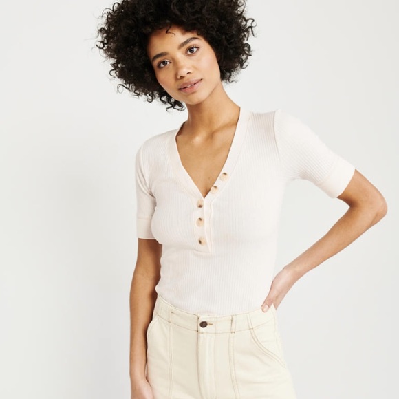 SOLD • Off White 3/4 Sleeve Henley - Picture 3 of 6